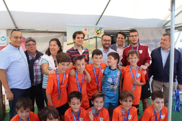 Los premiados de la iniciativa 'Marca un gol por la vida', ayer. :: A.L.