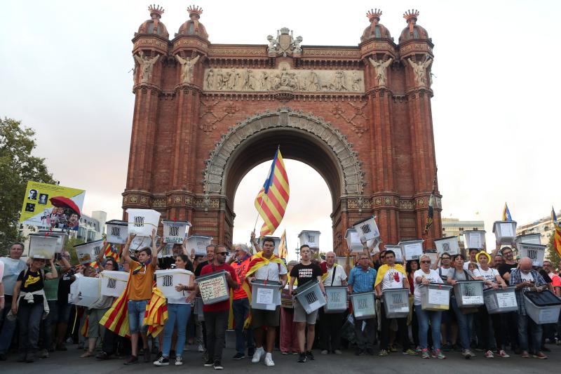 180.000 personas han acudido a la manifestación de Barcelona para conmemorar el primer aniversario del 1-O, según la Guardia Urbana