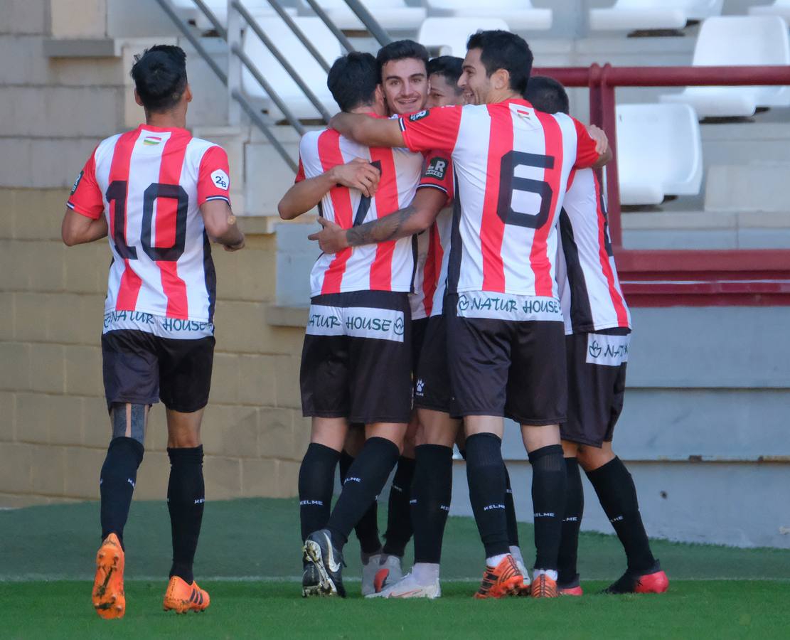 El equipo riojano ganó ayer por dos goles a cero en Las Gaunas.