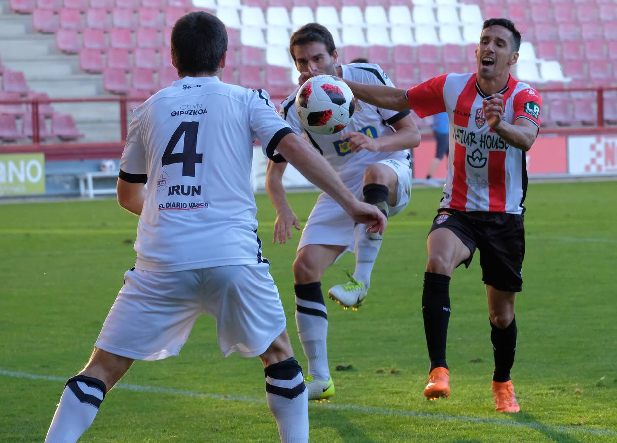 El equipo riojano ganó ayer por dos goles a cero en Las Gaunas.