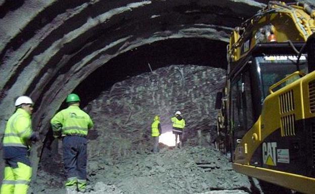 Un tunel del TAV en obras. 