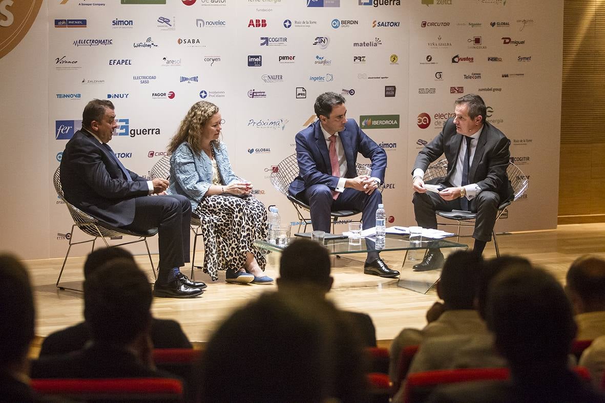 El museo Würth La Rioja acogió este jueves el acto del 40º Aniversario de la Asociación de Instaladores Electricistas y de Telecomunicaciones de La Rioja (AIER), en el que se presentaron los resultados del proyecto 'Energ-Éticamente sociales' realizado junto a Cáritas, Asociación Pro Infancia Riojana y el Banco de Alimentos de La Rioja.