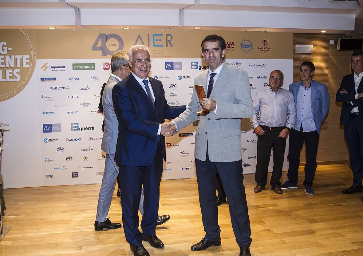 El museo Würth La Rioja acogió este jueves el acto del 40º Aniversario de la Asociación de Instaladores Electricistas y de Telecomunicaciones de La Rioja (AIER), en el que se presentaron los resultados del proyecto 'Energ-Éticamente sociales' realizado junto a Cáritas, Asociación Pro Infancia Riojana y el Banco de Alimentos de La Rioja.