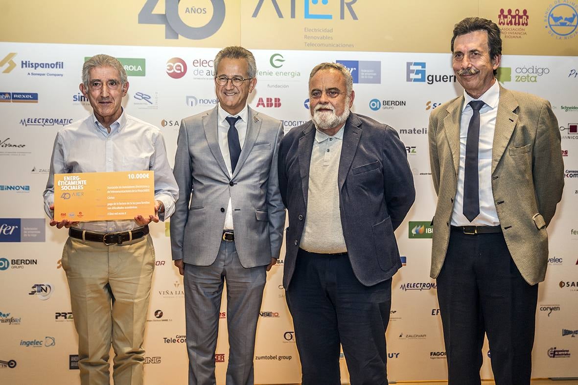 El museo Würth La Rioja acogió este jueves el acto del 40º Aniversario de la Asociación de Instaladores Electricistas y de Telecomunicaciones de La Rioja (AIER), en el que se presentaron los resultados del proyecto 'Energ-Éticamente sociales' realizado junto a Cáritas, Asociación Pro Infancia Riojana y el Banco de Alimentos de La Rioja.