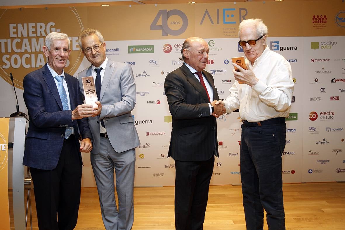 El museo Würth La Rioja acogió este jueves el acto del 40º Aniversario de la Asociación de Instaladores Electricistas y de Telecomunicaciones de La Rioja (AIER), en el que se presentaron los resultados del proyecto 'Energ-Éticamente sociales' realizado junto a Cáritas, Asociación Pro Infancia Riojana y el Banco de Alimentos de La Rioja.