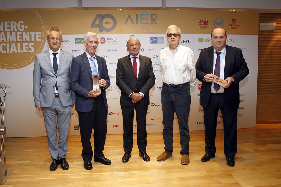 El museo Würth La Rioja acogió este jueves el acto del 40º Aniversario de la Asociación de Instaladores Electricistas y de Telecomunicaciones de La Rioja (AIER), en el que se presentaron los resultados del proyecto 'Energ-Éticamente sociales' realizado junto a Cáritas, Asociación Pro Infancia Riojana y el Banco de Alimentos de La Rioja.