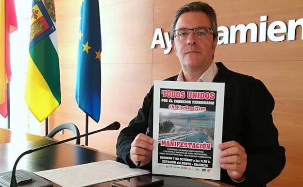 Julián San Martín y su formación, en favor del corredor ferroviario Cantábrico-Mediterráneo.