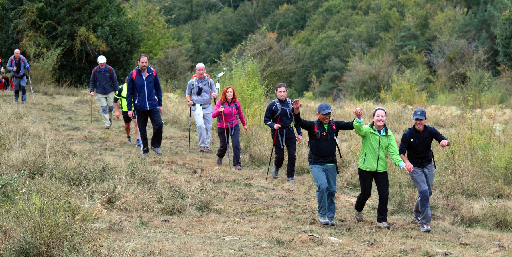 Cerca de 450 valientes tomaron la salida de la Marcha Hoyos de Iregua en Villoslada de Cameros