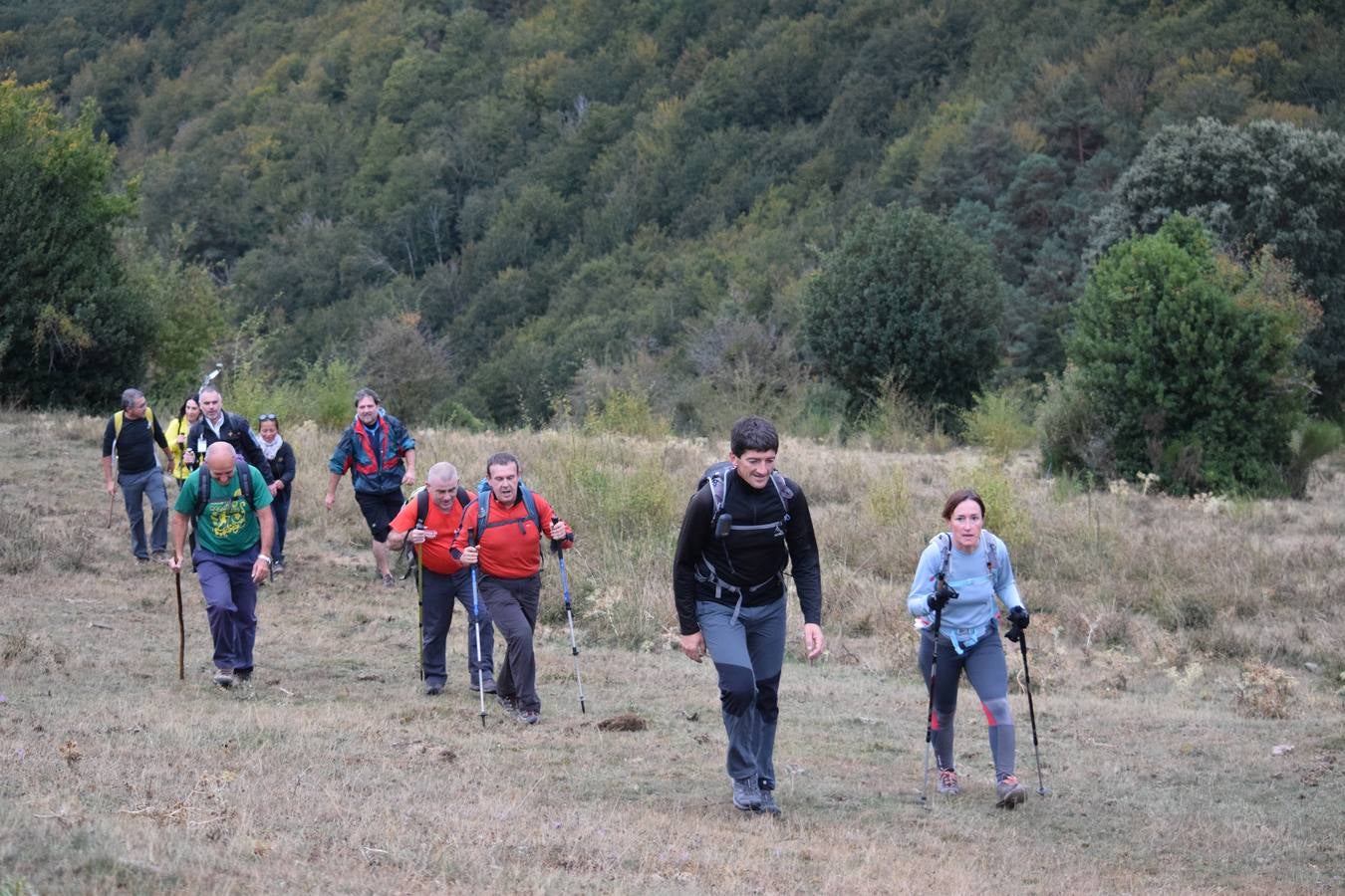 Cerca de 450 valientes tomaron la salida de la Marcha Hoyos de Iregua en Villoslada de Cameros