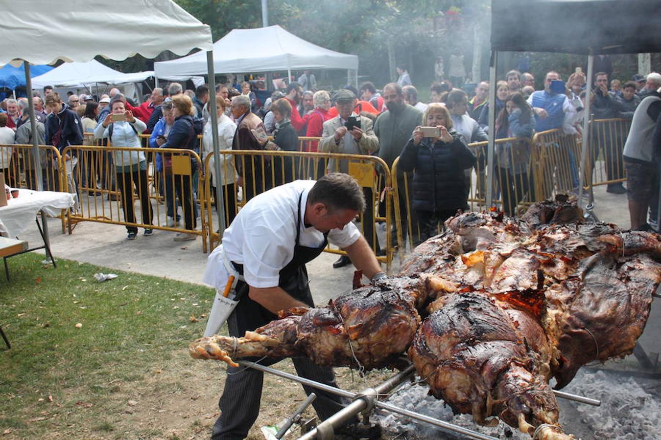 Imágenes correspondientes a la XVII Jornada de la Ternera Asada que se celebró el pasado domingo en Enciso.