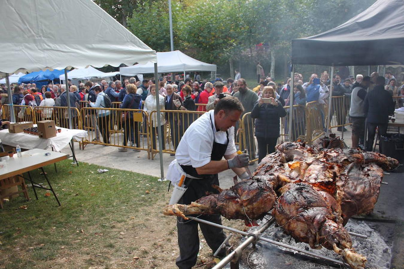 Imágenes correspondientes a la XVII Jornada de la Ternera Asada que se celebró el pasado domingo en Enciso.
