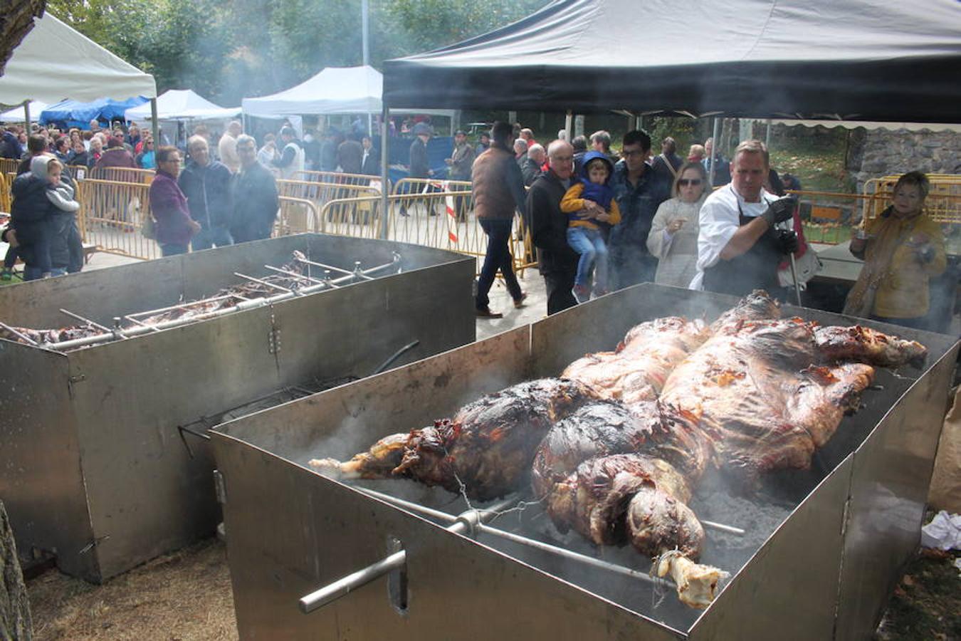 Imágenes correspondientes a la XVII Jornada de la Ternera Asada que se celebró el pasado domingo en Enciso.