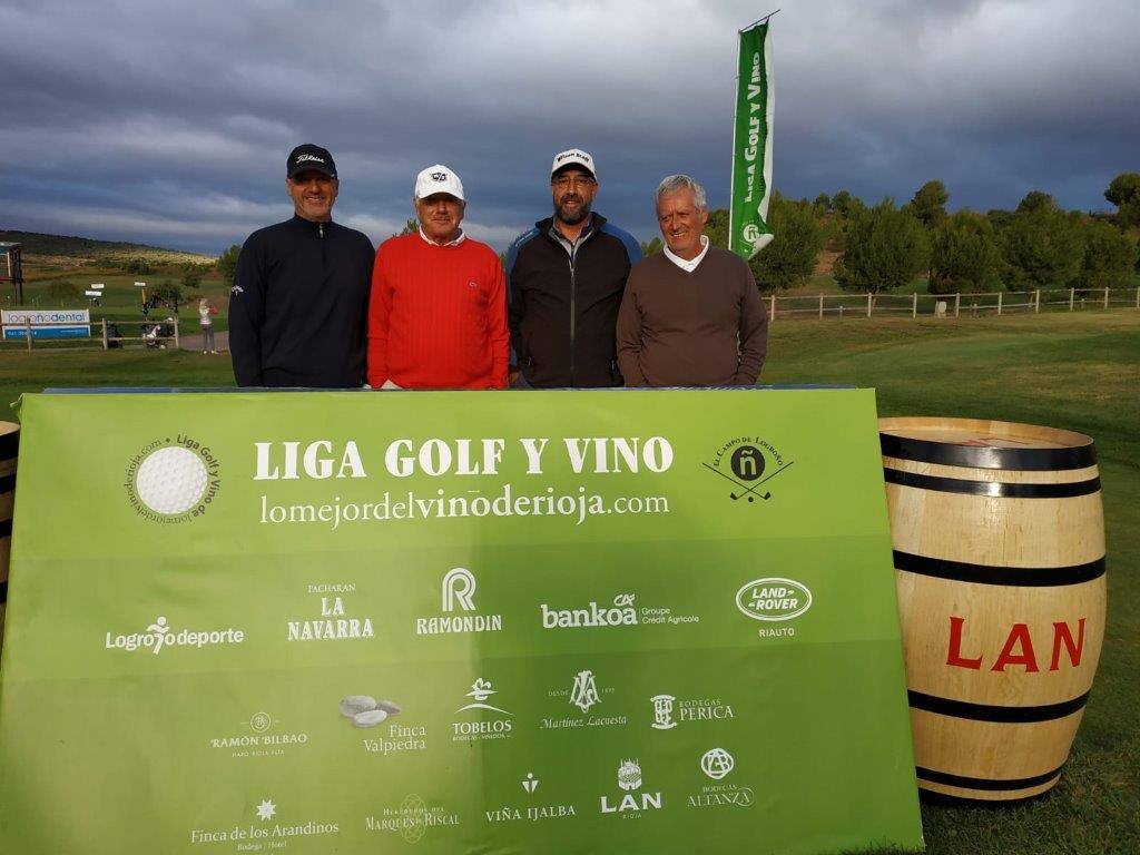 Fotos de salida del Torneo Bodegas LAN, de la Liga de Golf y Vino.
