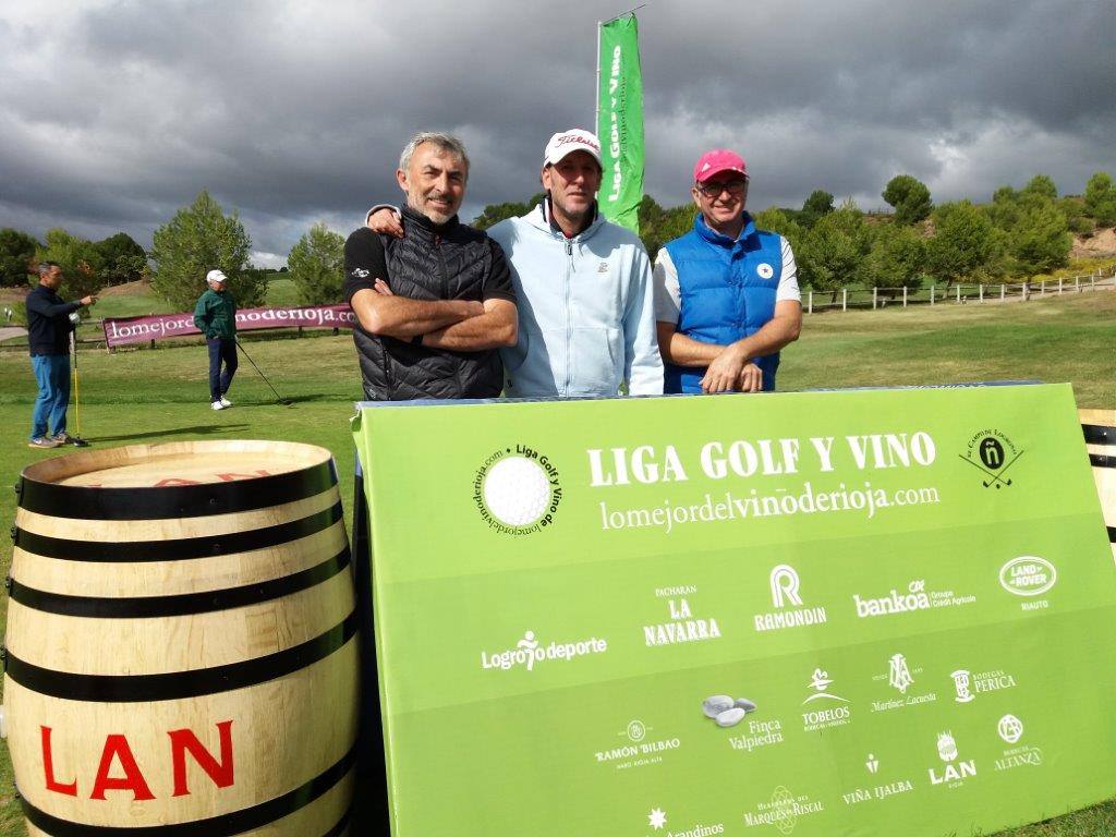 Fotos de salida del Torneo Bodegas LAN, de la Liga de Golf y Vino.