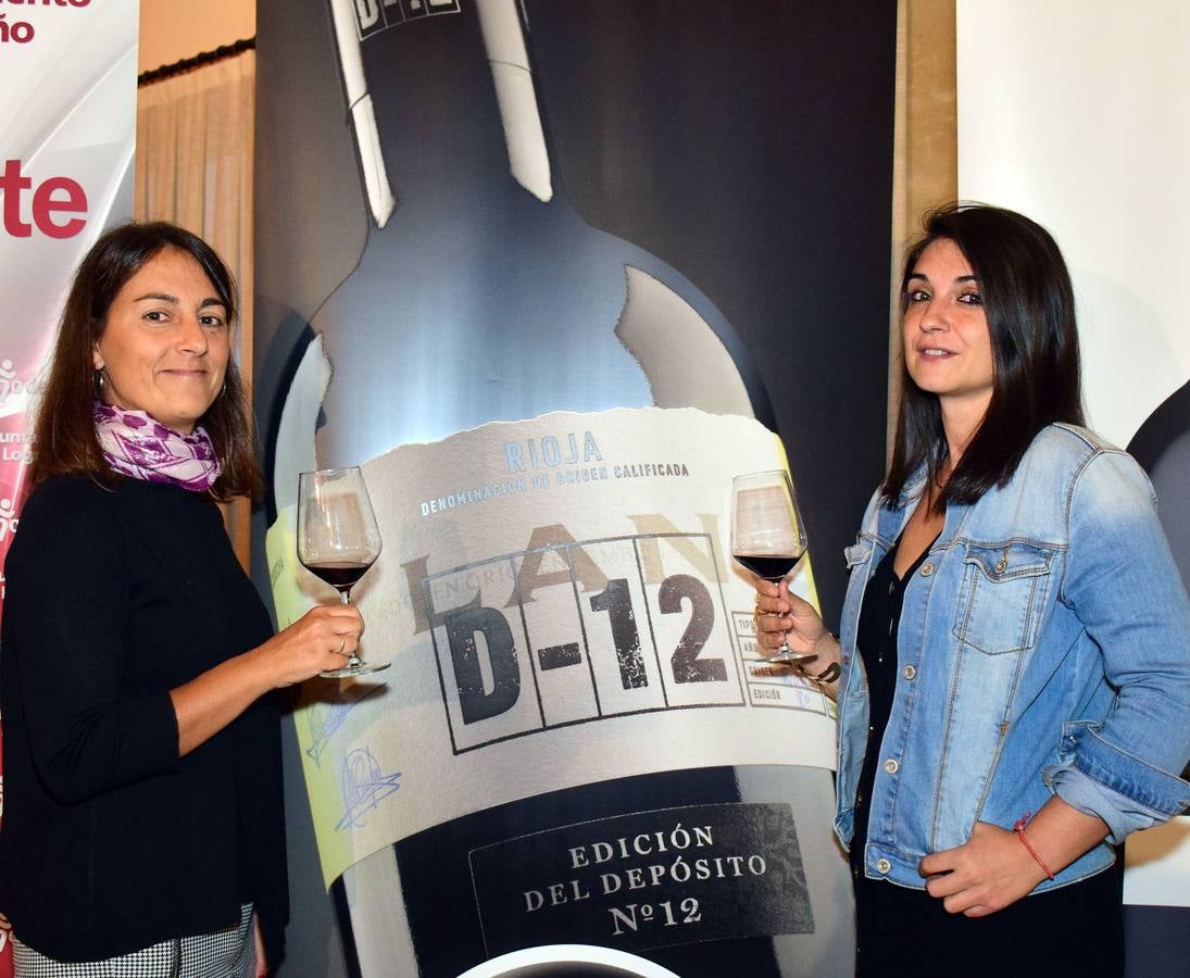 Los asistentes disfrutaron después de la jornada de juego de una cata de dos vinos de Bodegas LAN.