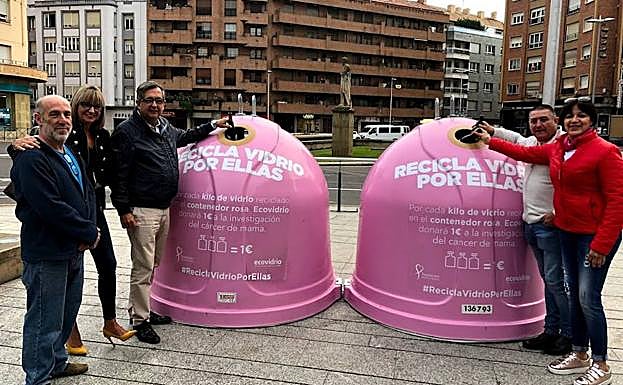 Los contenedores rosas instalados en Calahorra. 