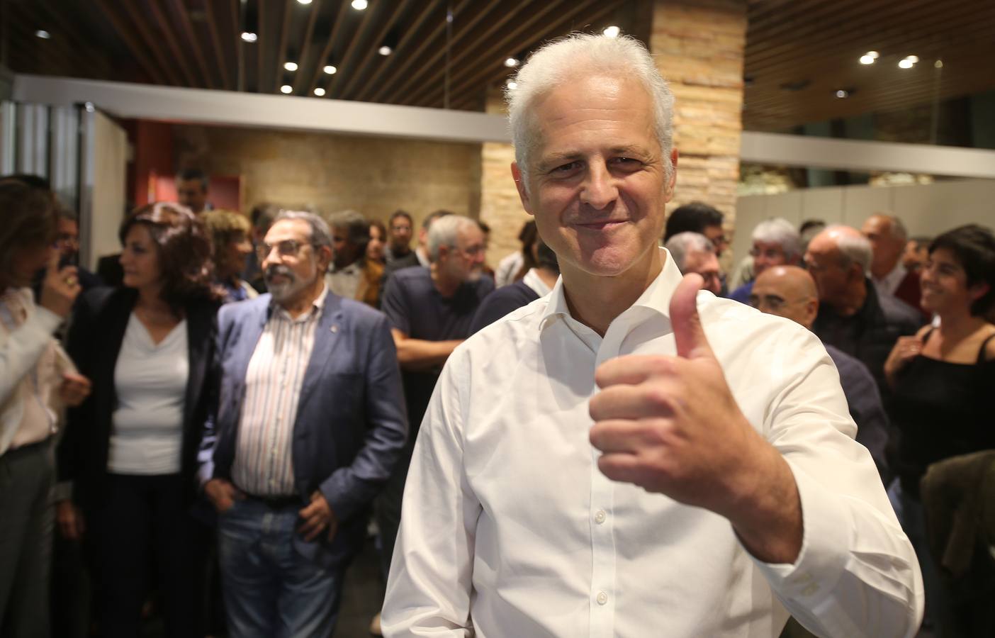 El aspirante celebró un acto de presentación