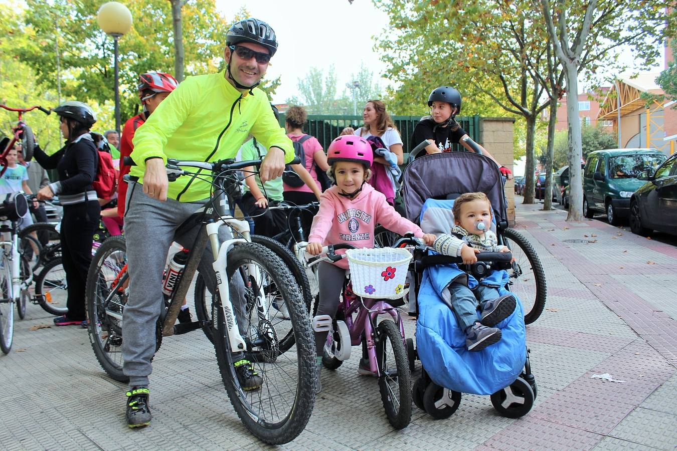 Las imágenes del paseo ciclista por los alrededores de Varea con la ciclista riojana