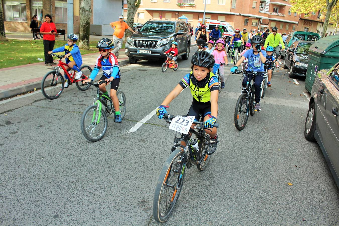 Las imágenes del paseo ciclista por los alrededores de Varea con la ciclista riojana