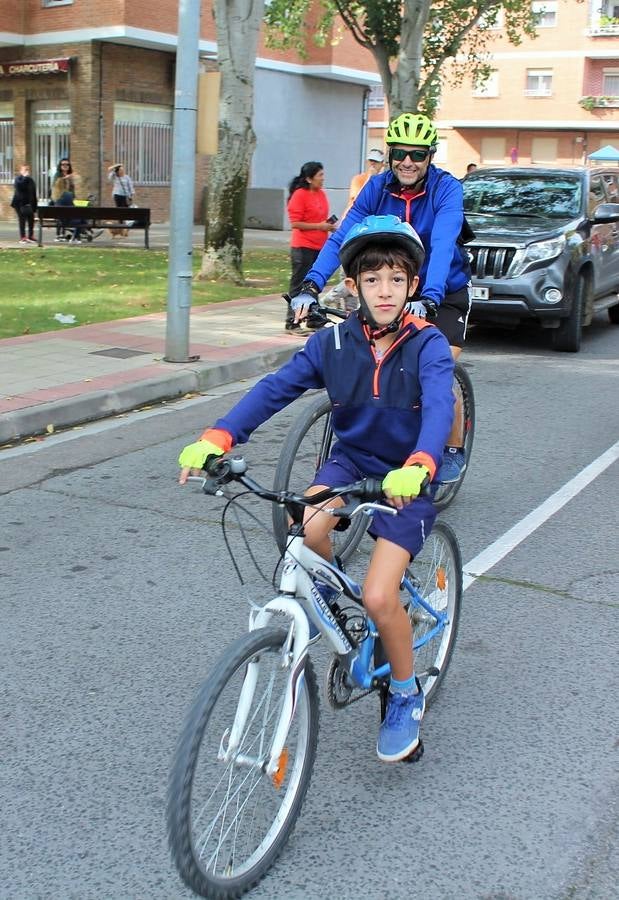 Las imágenes del paseo ciclista por los alrededores de Varea con la ciclista riojana