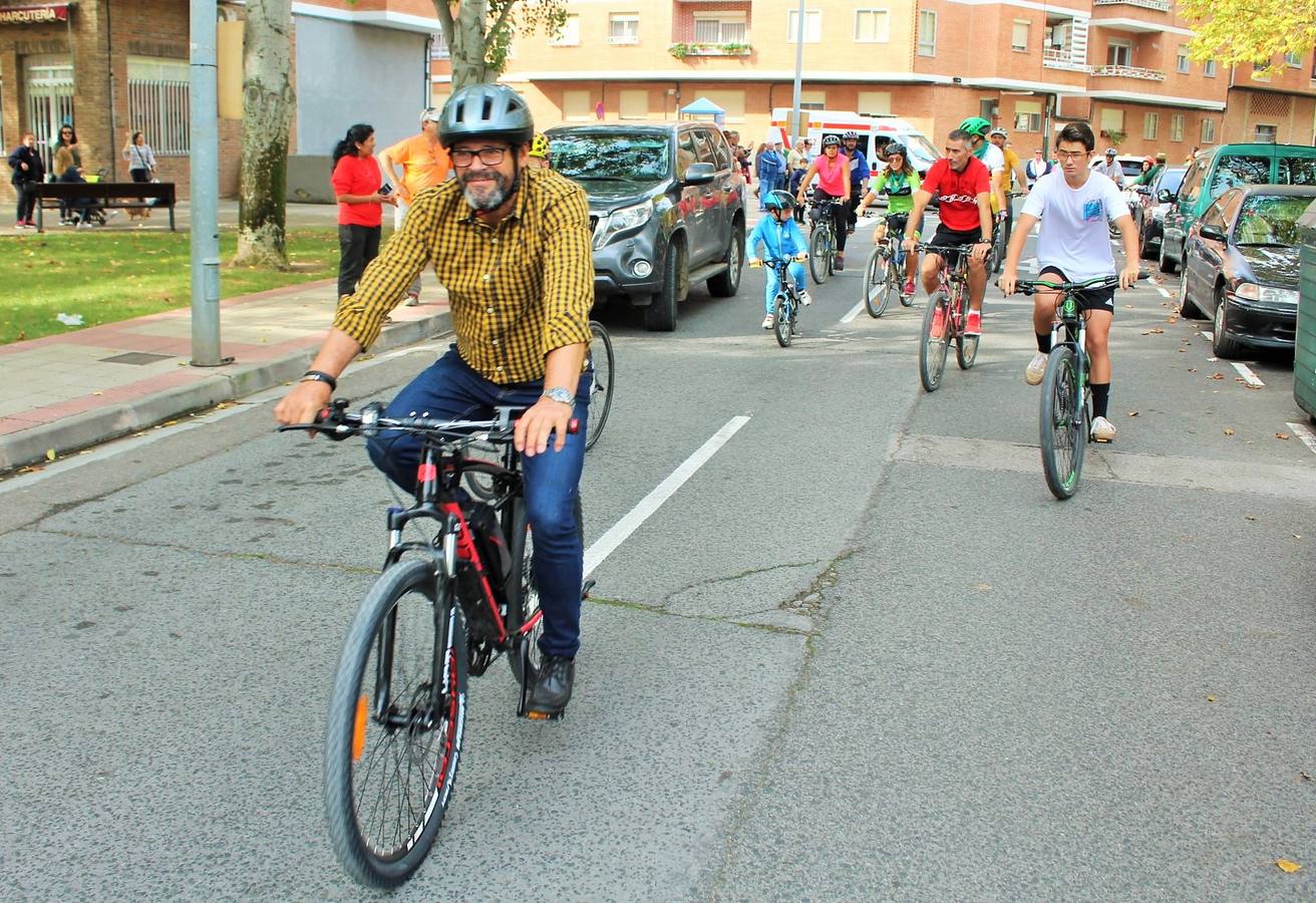 Las imágenes del paseo ciclista por los alrededores de Varea con la ciclista riojana