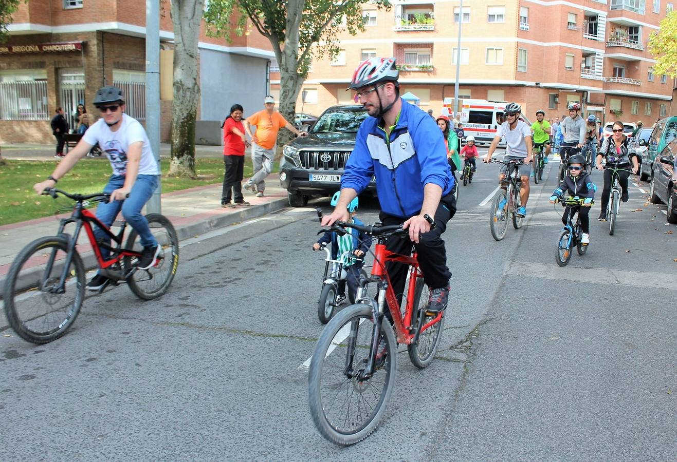 Las imágenes del paseo ciclista por los alrededores de Varea con la ciclista riojana