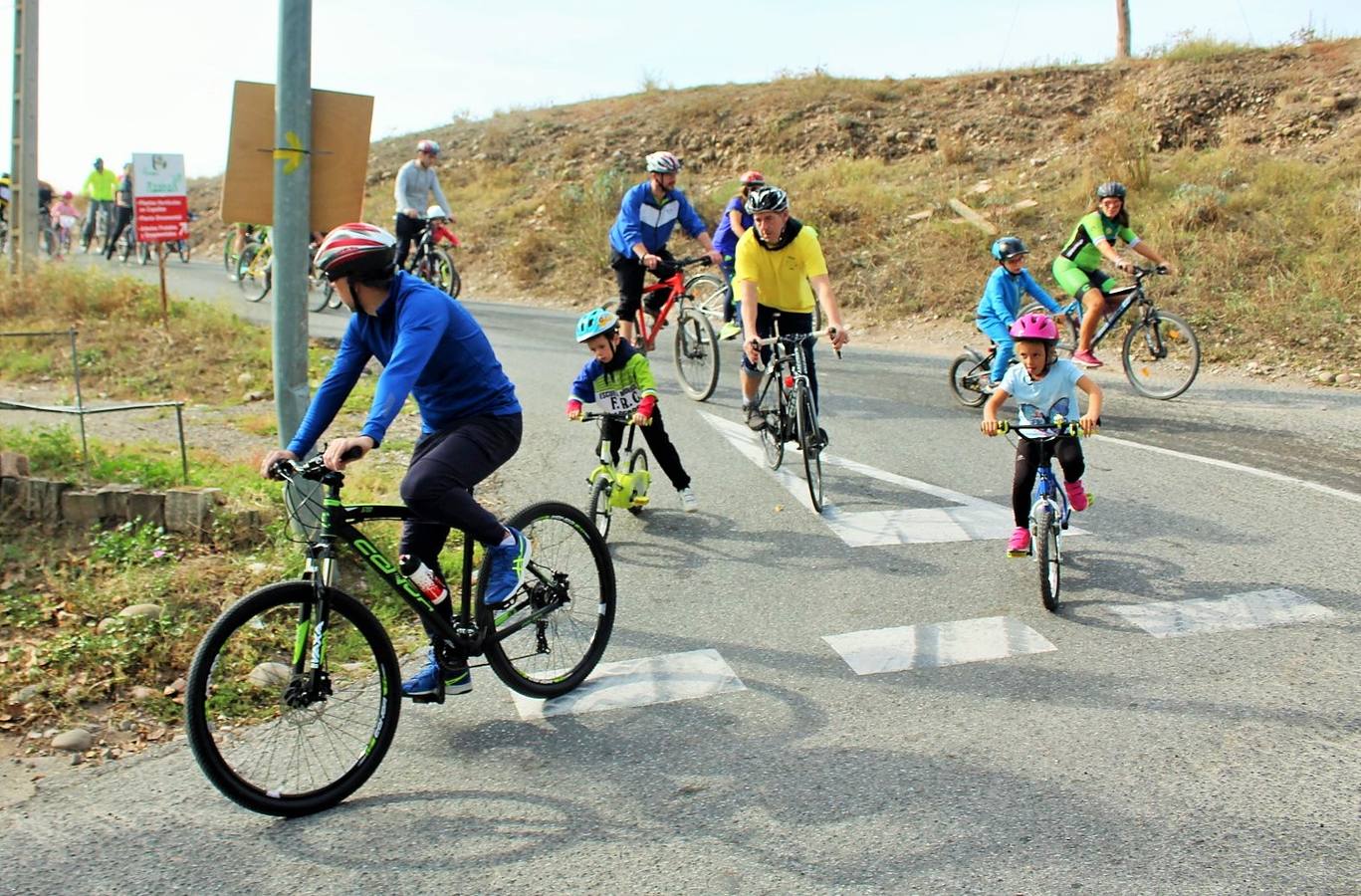 Las imágenes del paseo ciclista por los alrededores de Varea con la ciclista riojana