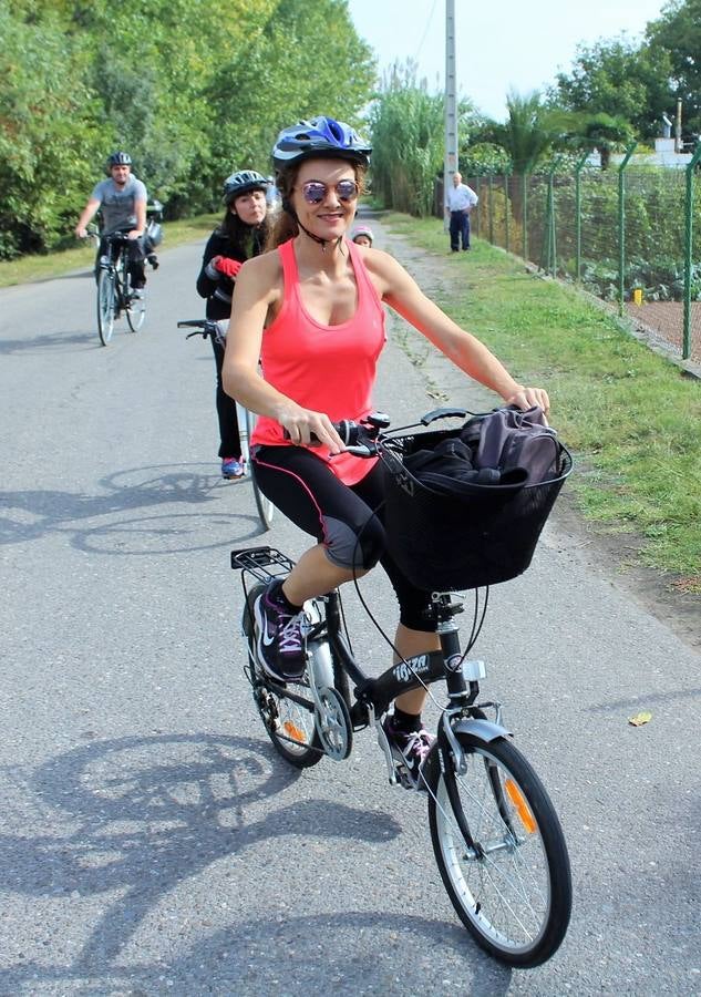 Las imágenes del paseo ciclista por los alrededores de Varea con la ciclista riojana