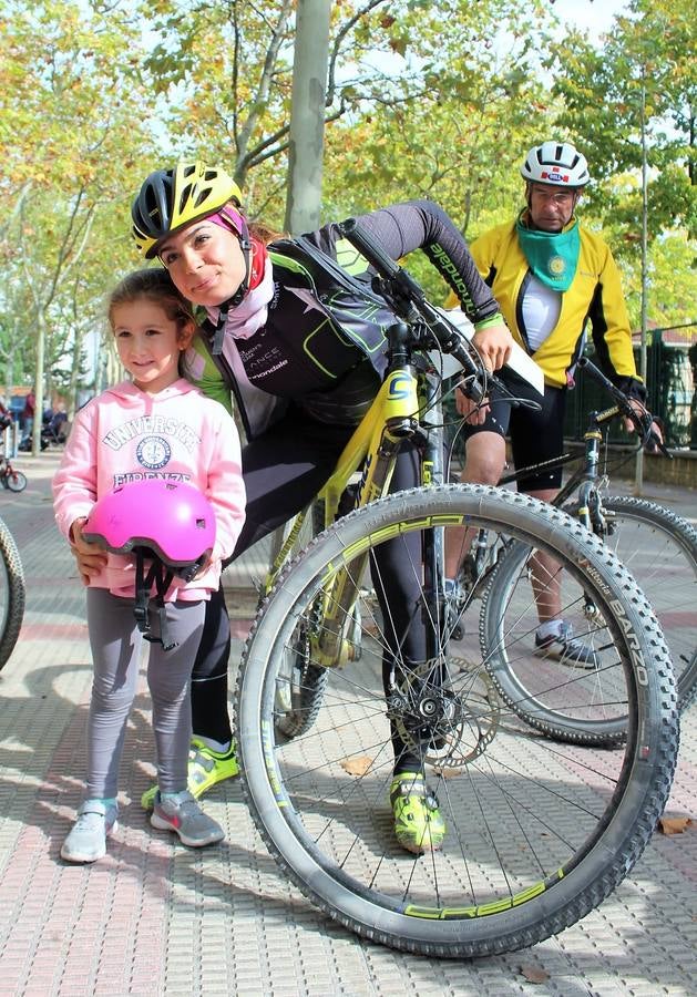 Las imágenes del paseo ciclista por los alrededores de Varea con la ciclista riojana