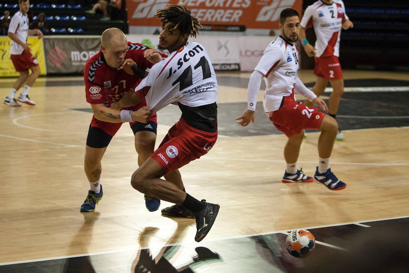 Empujados por el talento de Eduardo Cadarso el equipo riojano aplasta al Alcobendas 41-26 y asalta la segunda plaza de la Liga Asobal