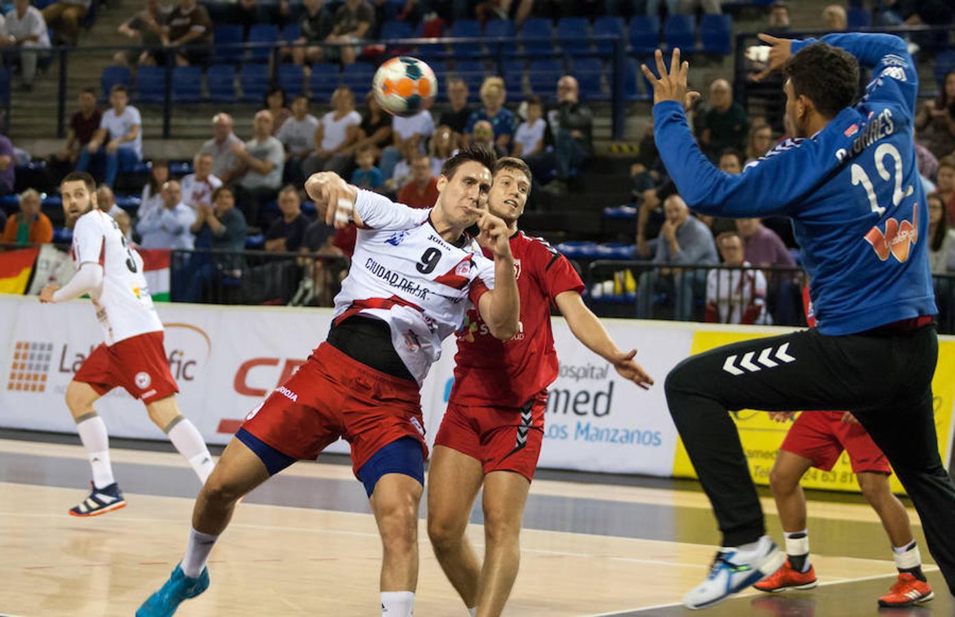 Empujados por el talento de Eduardo Cadarso el equipo riojano aplasta al Alcobendas 41-26 y asalta la segunda plaza de la Liga Asobal