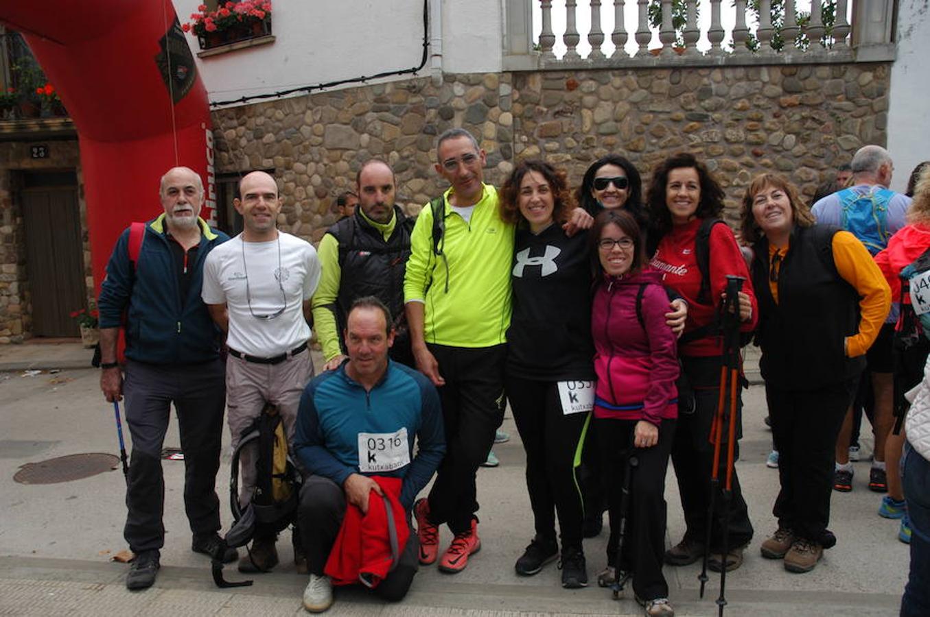 IV marcha solidaria de El Redal, en favor de AFA Rioja. En la cita han participado 370 personas y después también se han celebrado carreras sénior e infantil.