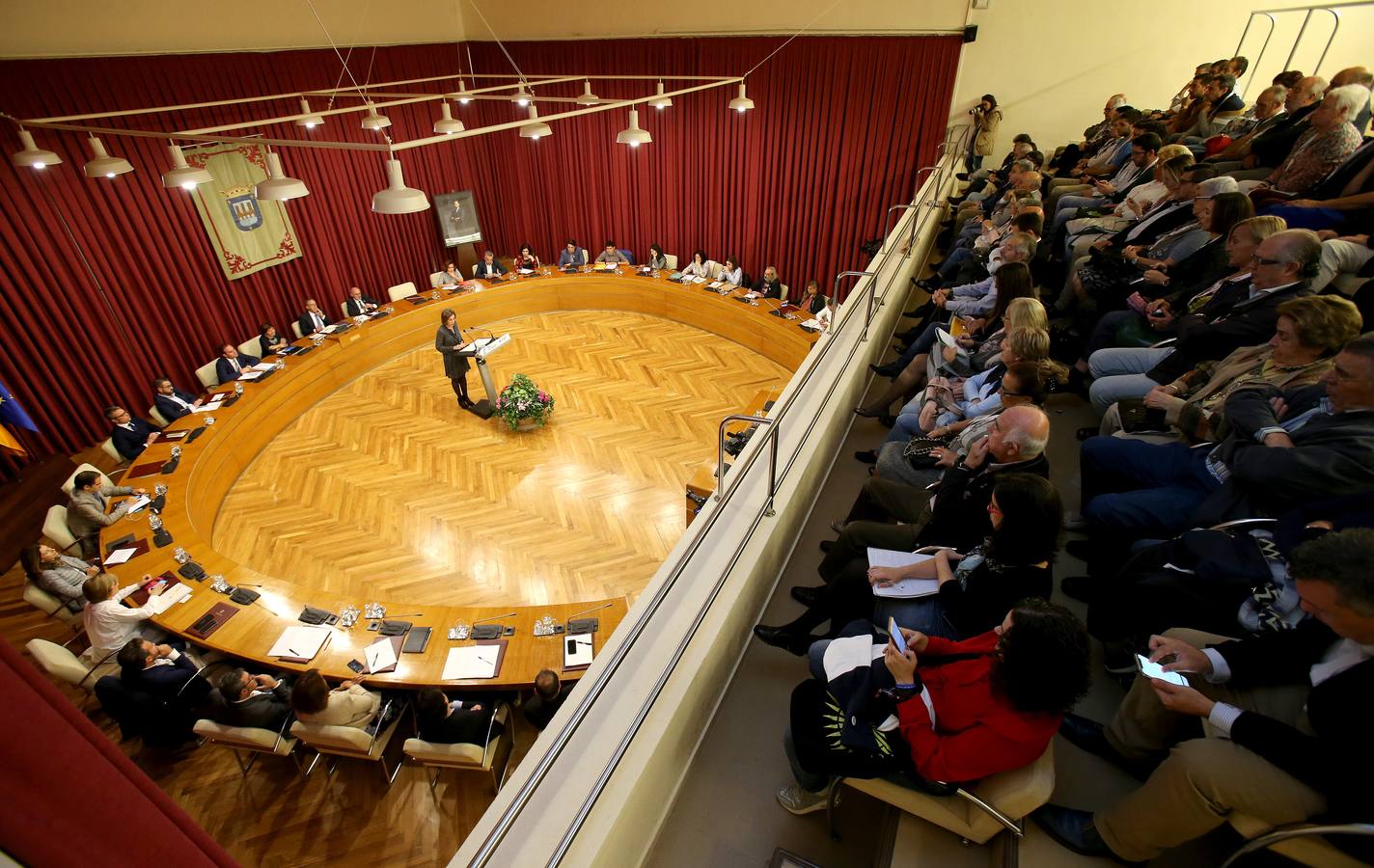 La alcaldesa de Logroño ha protagonizado la primera sesión del Debate del estado de la ciudad.