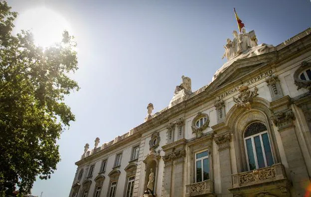 Fachada principal del Tribunal Supremo en Madrid. :: a. ferreras