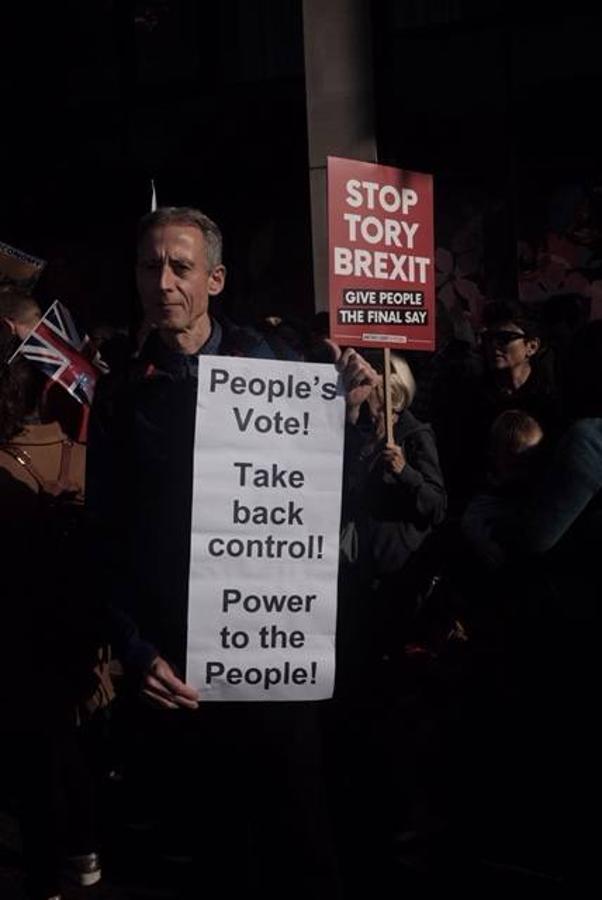 Las mejores imágenes de la gran manifestación celebrada este sábado a favor de convocar un nuevo referéndum sobre el 'Brexit'