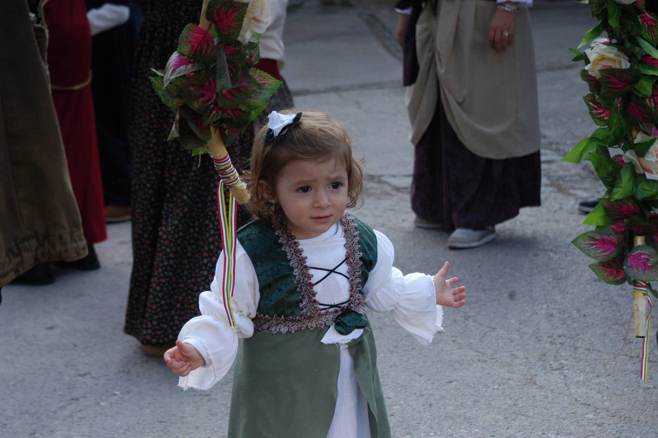 Cornago lleva trece años consecutivos celebrando unas jornadas de artesanía medieval que aprovechan uno de los entornos más llamativos de La Rioja, el formado por su castillo y la parroquia de San Pedro