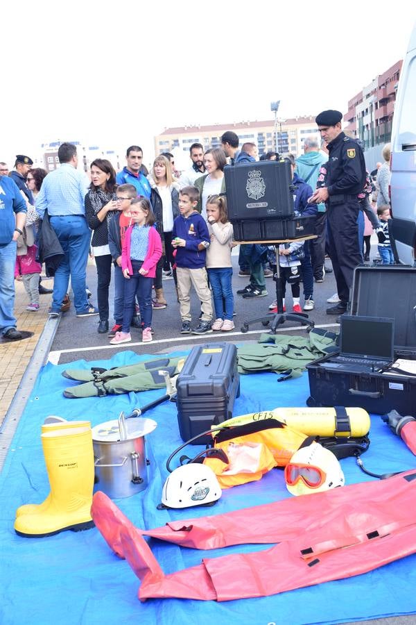 La Jefatura Superior de Policía de La Rioja celebró ayer su jornada de puertas abiertas, especialemente dedicada a los niños.