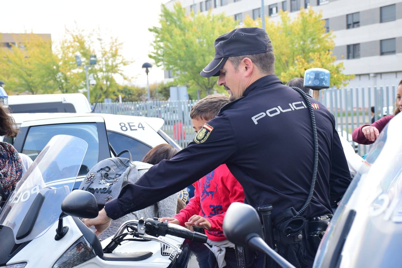 La Jefatura Superior de Policía de La Rioja celebró ayer su jornada de puertas abiertas, especialemente dedicada a los niños.