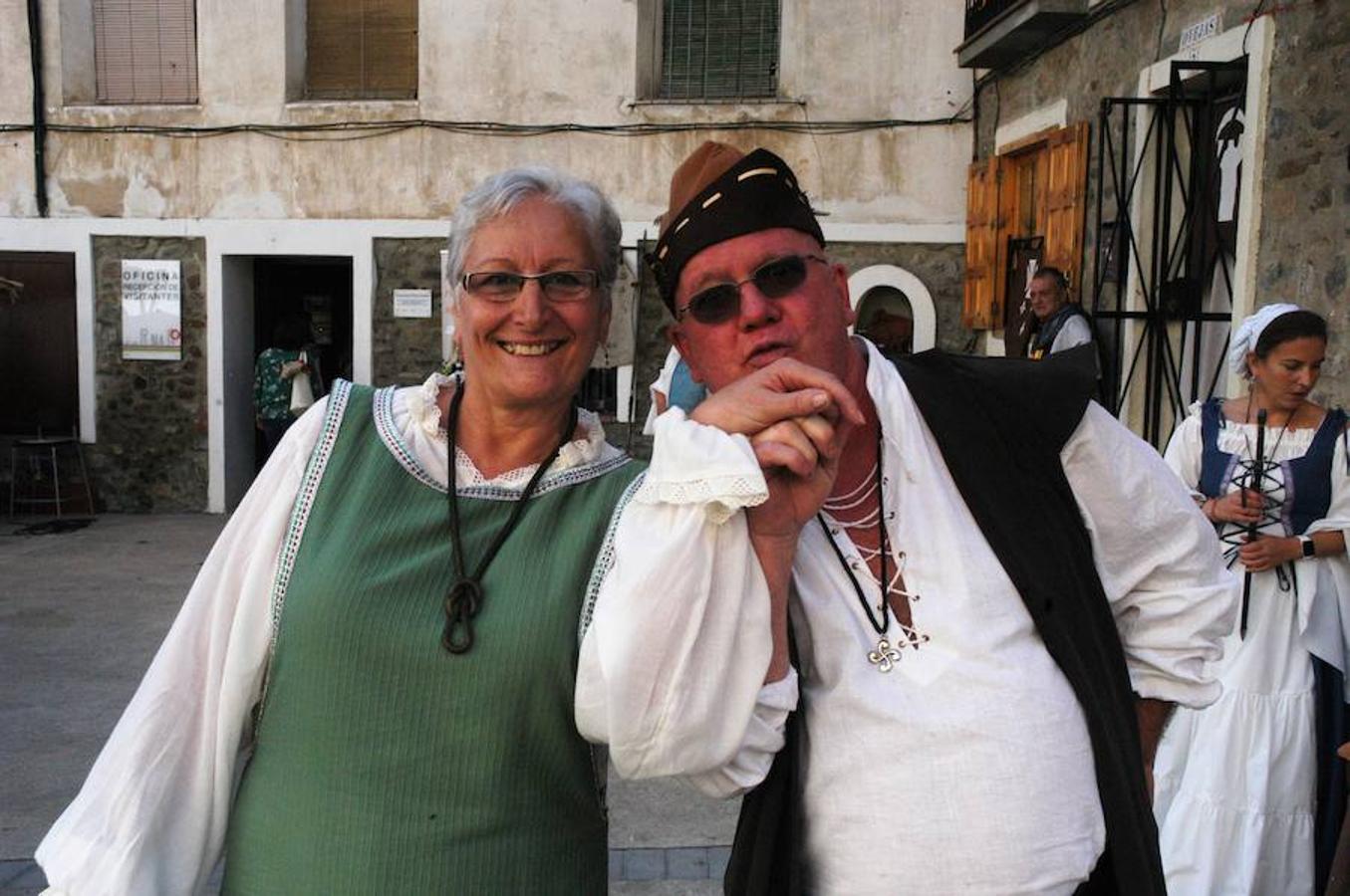 Fotografías del domingo de las jornadas de artesanía medieval de Cornago donde la localidad riojana se vuelca con su pasado y ofrece un colorido muy especial por sus estrechas y empedradas calles.