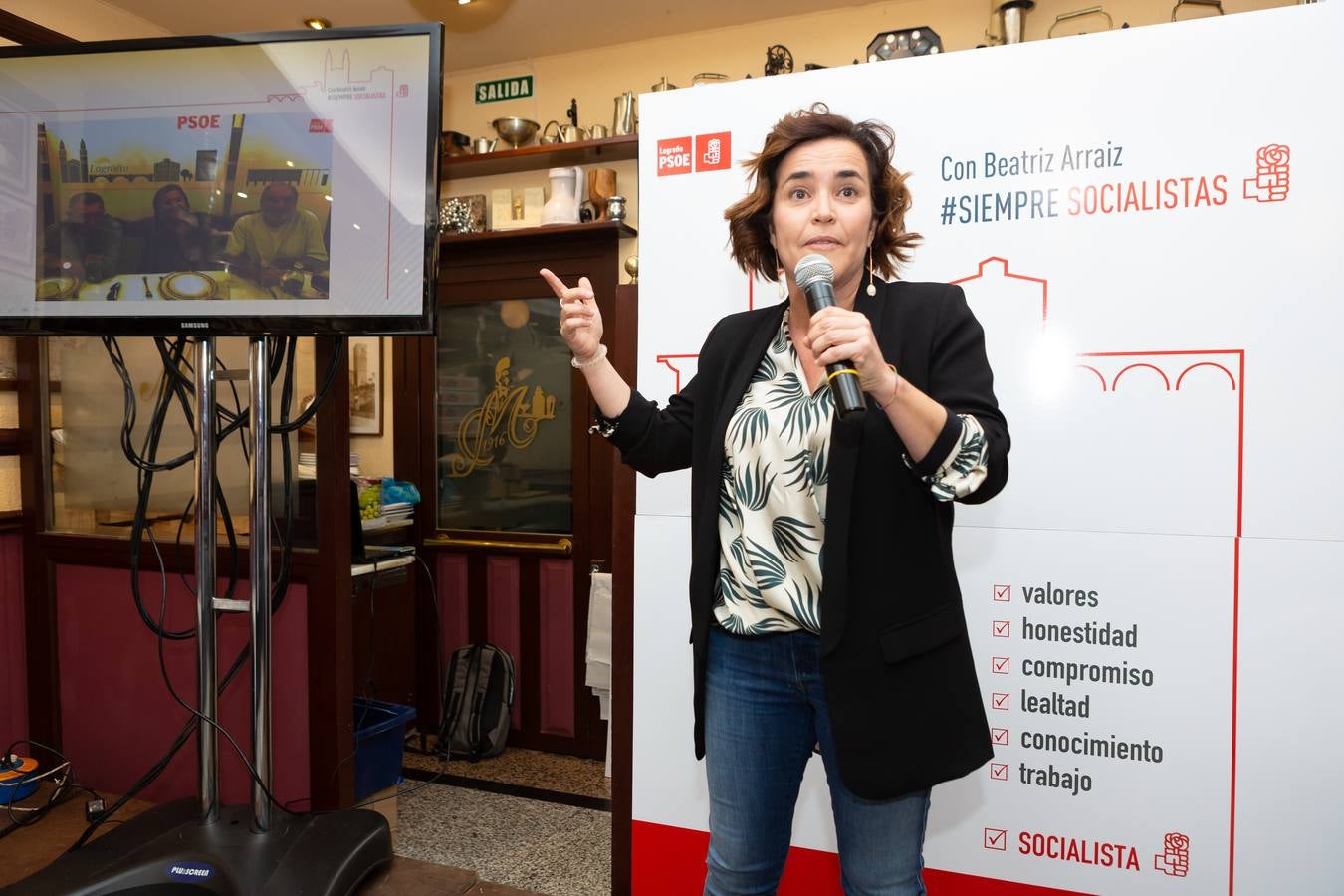 La socialista presenta su candidatura a encabezar la lista del PSOE a la Alcaldía de Logroño