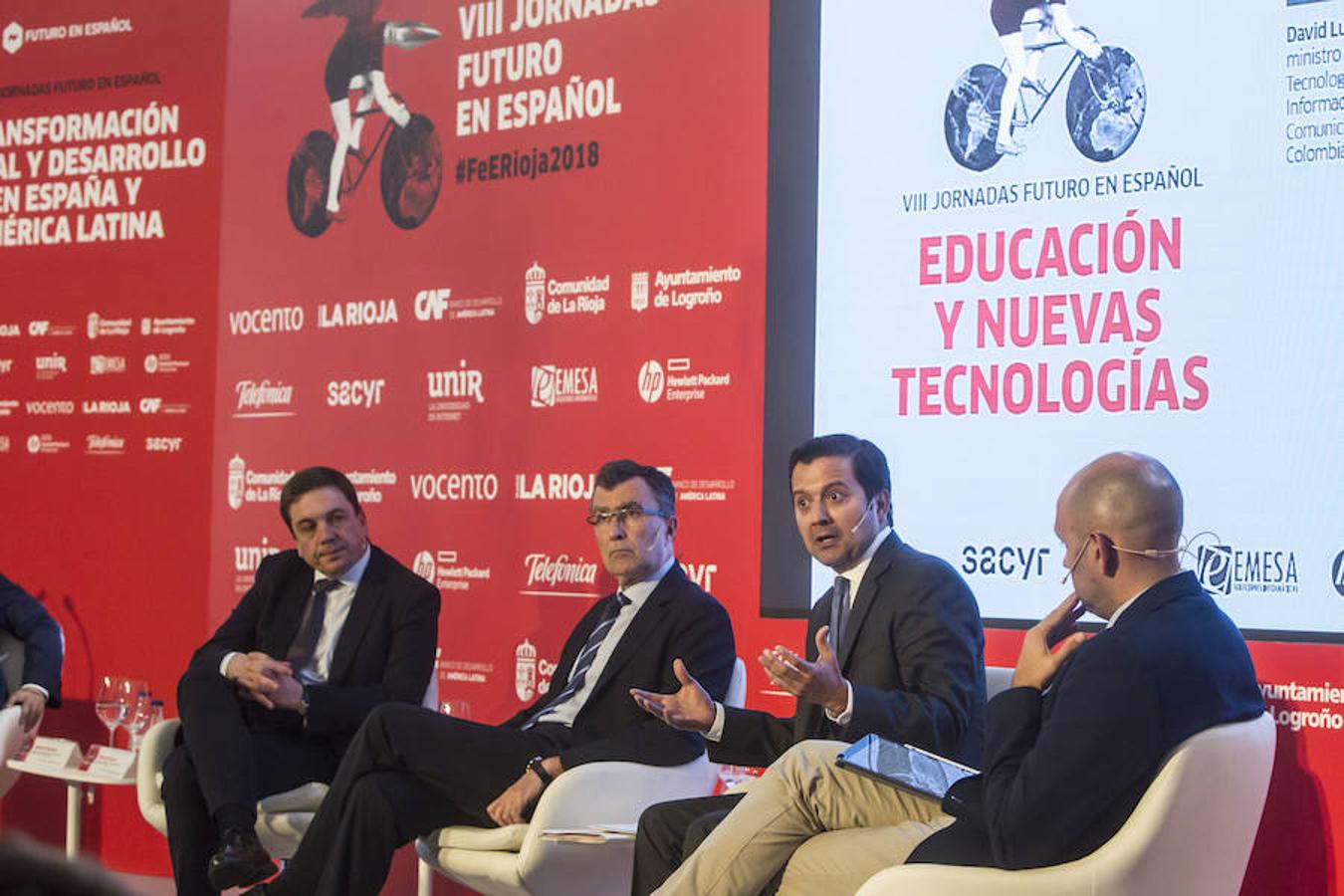 Primera jornada de Futuro en Español en la que se ha abordado la transformación digital y desarrollo en España y América Latina con enfoque especial en la educación y las nuevas tecnologías. Han participado el l exministro de las TIC de Colombia, David Luna; el alcalde de Murcia, José Francisco Ballesta; el consejero riojano de Educación, Alberto Galiana; y el vicerrector de UNIR Josu Ahedo.