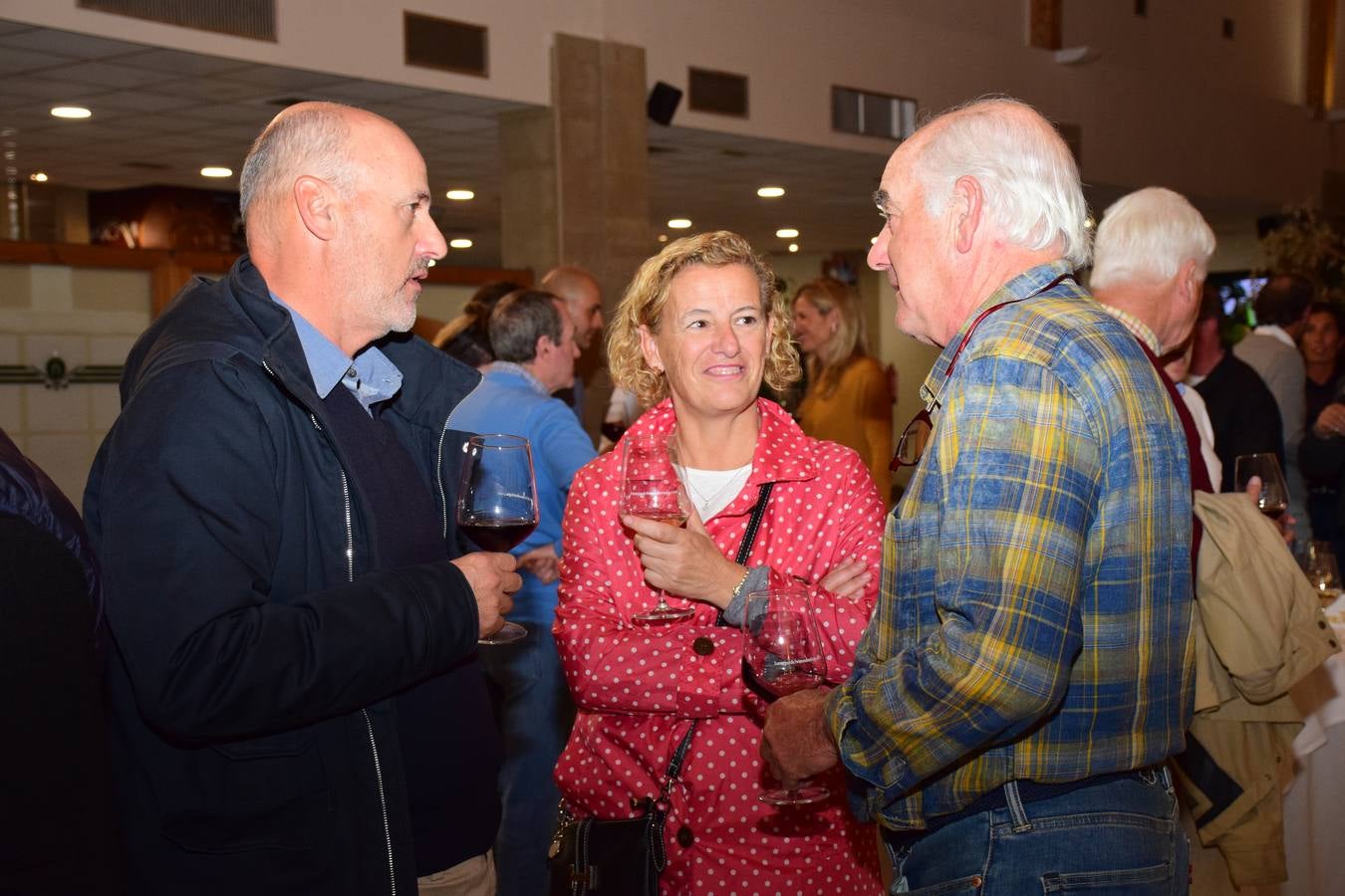 Tras la jornada de golf se pudo disfrutar de una cata d dos vinose de Bodegas Altanza