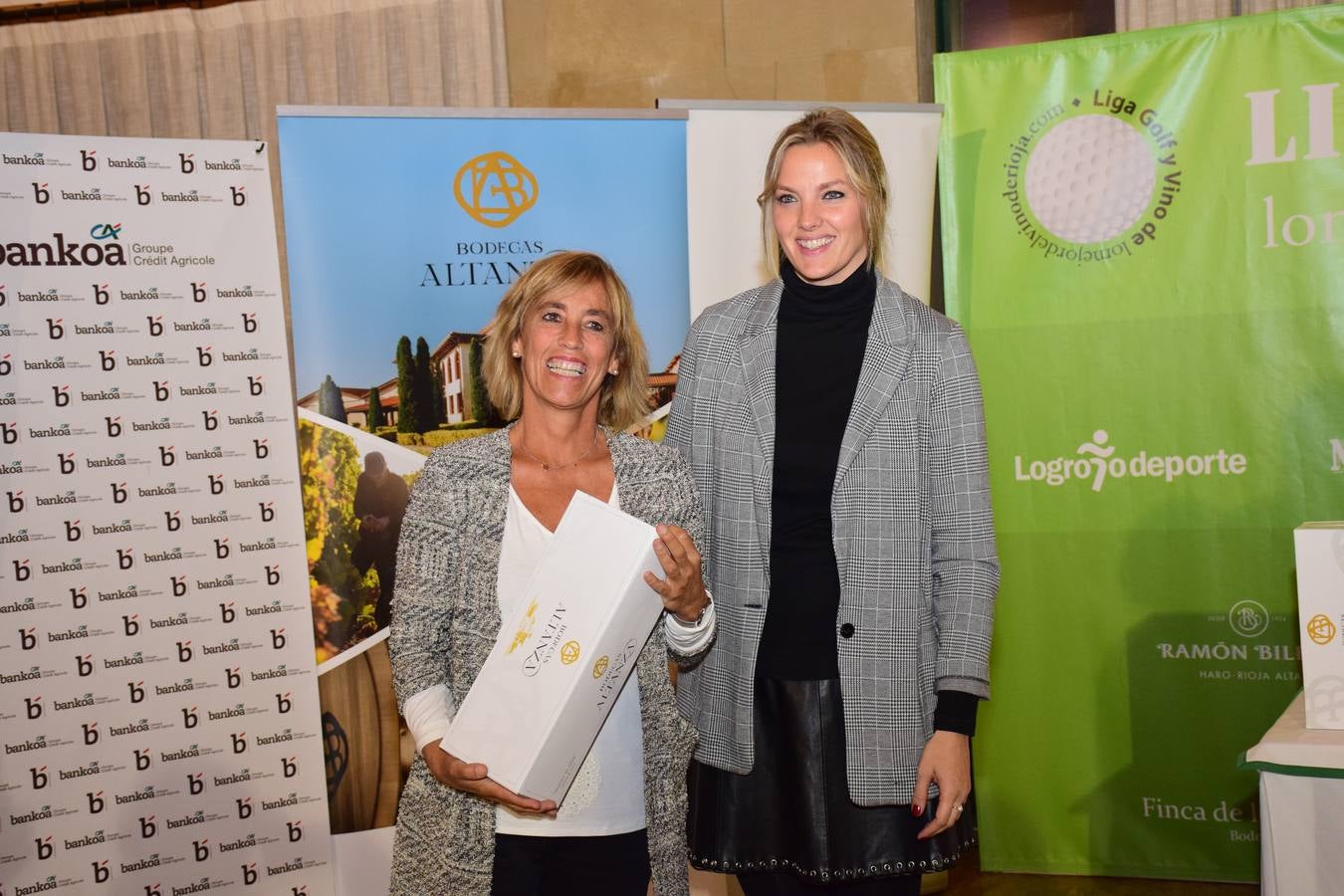 Entrega de premios a los ganadores del Torneo Bodegas Altanza, de la Liga de Golf y Vino de lomejordelvinoderioja.com.