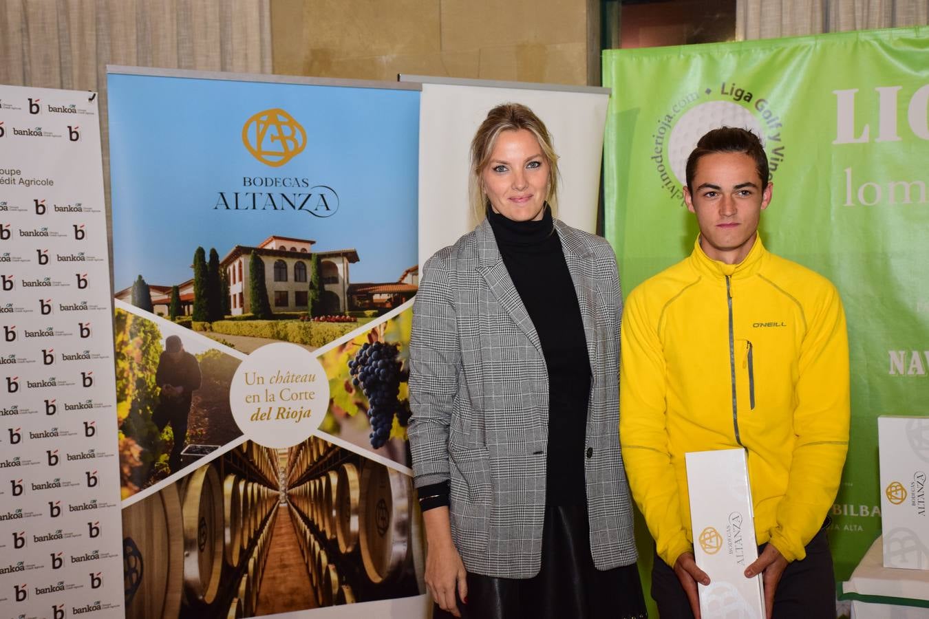 Entrega de premios a los ganadores del Torneo Bodegas Altanza, de la Liga de Golf y Vino de lomejordelvinoderioja.com.