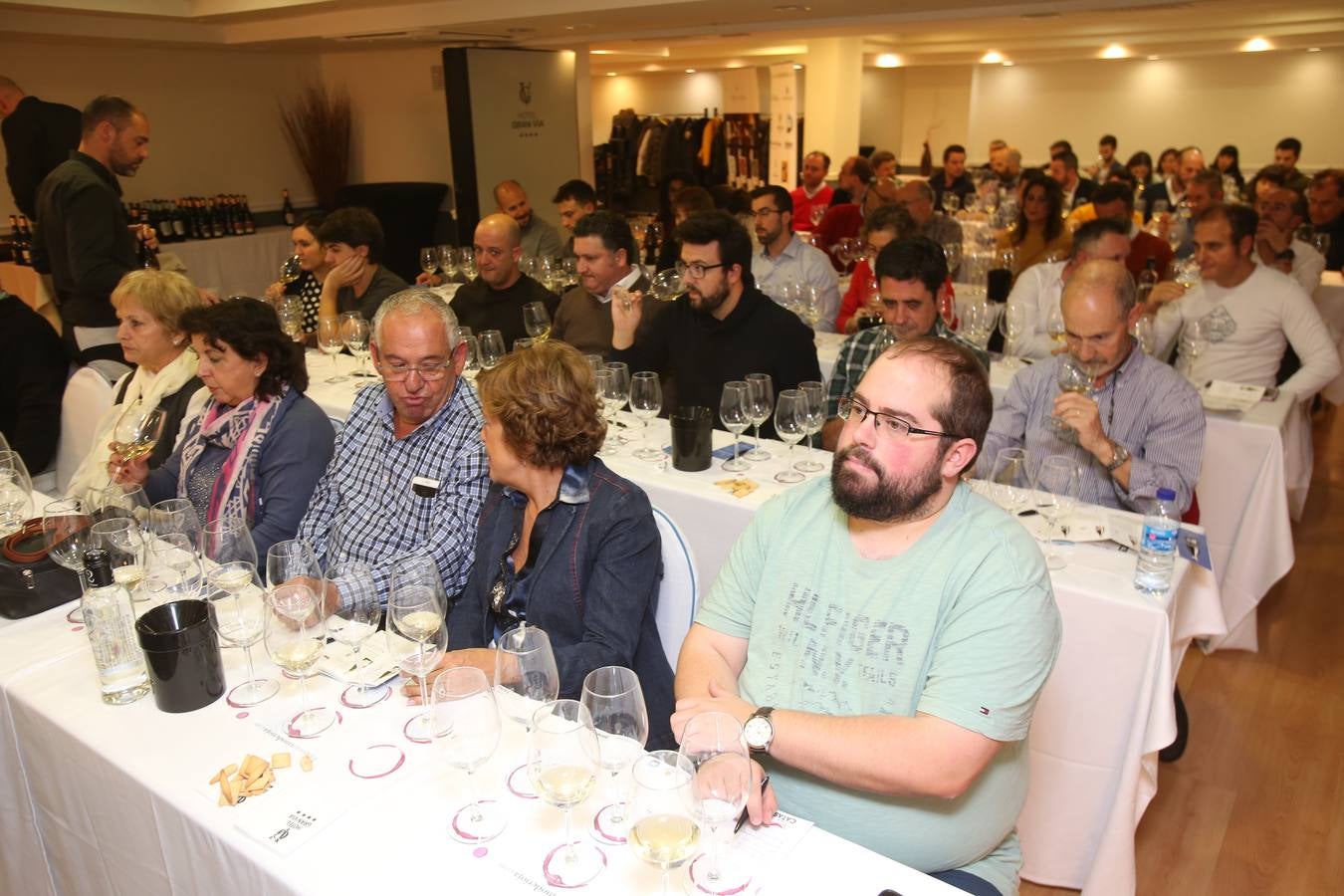 Viña Ijalba protagonizó el regreso tras la vendimia del Club de Catas de lomejordelvinorioja.com.