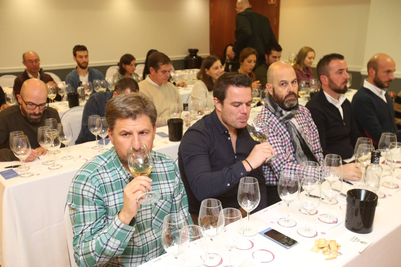 Viña Ijalba protagonizó el regreso tras la vendimia del Club de Catas de lomejordelvinorioja.com.