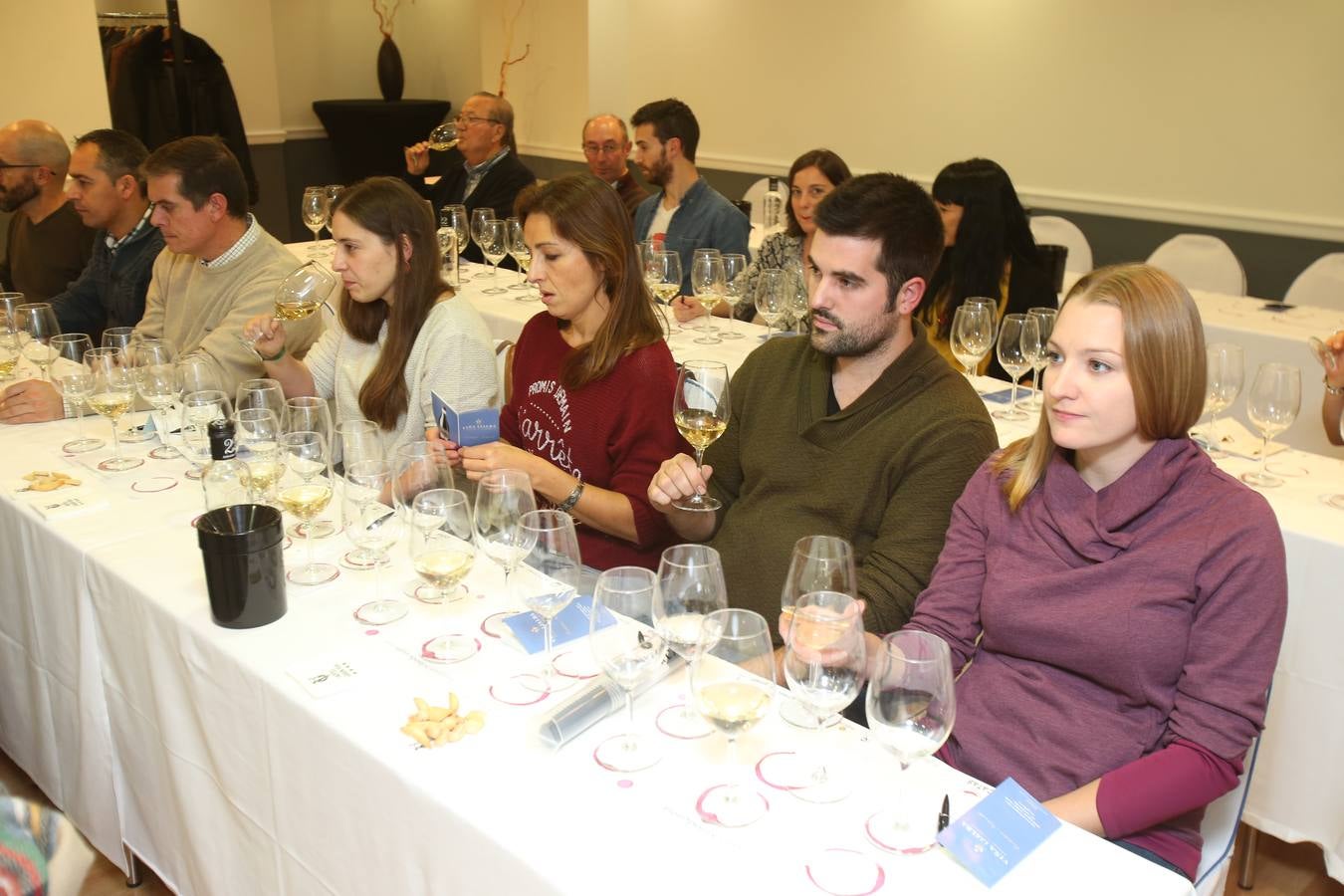 Viña Ijalba protagonizó el regreso tras la vendimia del Club de Catas de lomejordelvinorioja.com.