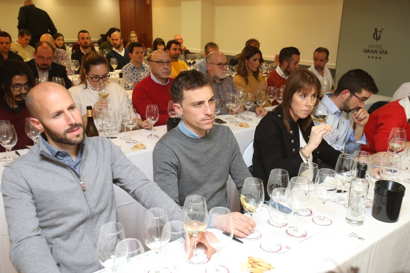 Viña Ijalba protagonizó el regreso tras la vendimia del Club de Catas de lomejordelvinorioja.com.