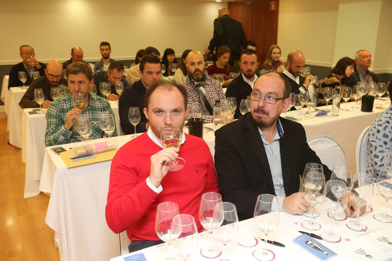 Viña Ijalba protagonizó el regreso tras la vendimia del Club de Catas de lomejordelvinorioja.com.