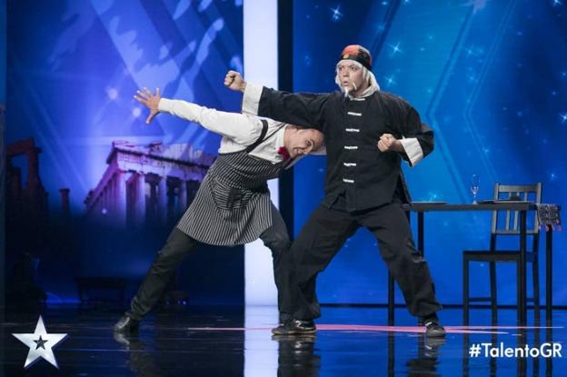 Jesús Domenico Cavassa y Diego Sigüenza (dcha.), en el concurso 'Got Talent Grecia'. :: g.t.g.